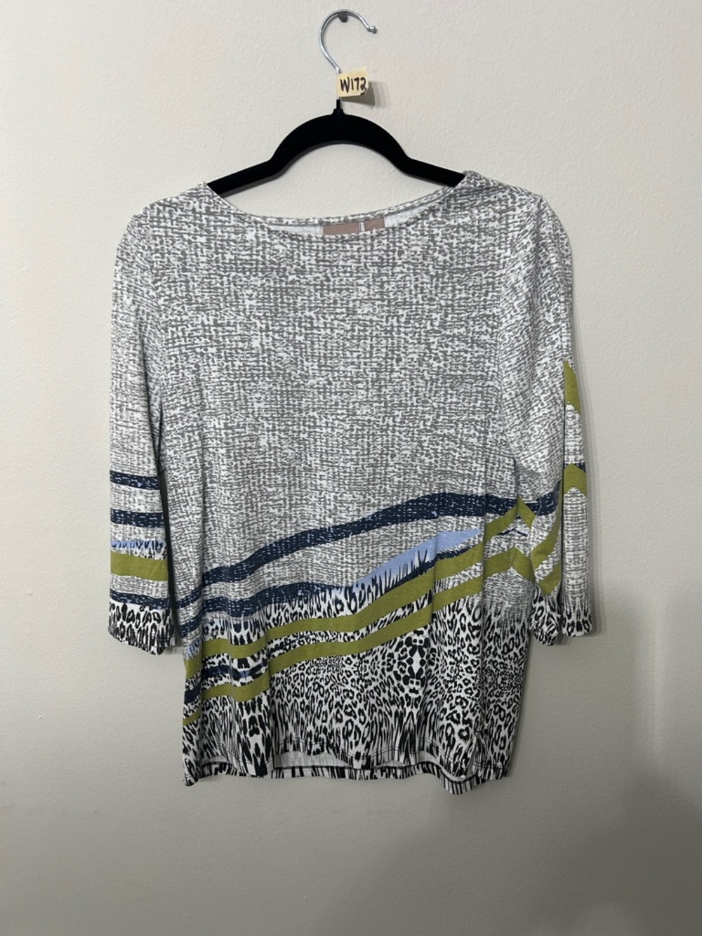 Women’s Chico’s Gray Multi Print 3/4 Sleeve Top Size 1 (M)